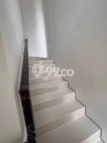Lokasi terbaik! Rumah siap pakai disewakan di Cisauk LB 95m2 Lokasi terbaik! Rumah siap pakai disewakan di Cisauk LB 95m2