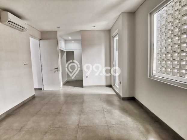 Rumah di Intercon, 4 KT, Akses Universitas, Luas 144m² Bangunan 250m² Rumah di Intercon, 4 KT, Akses Universitas, Luas 144m² Bangunan 250m²