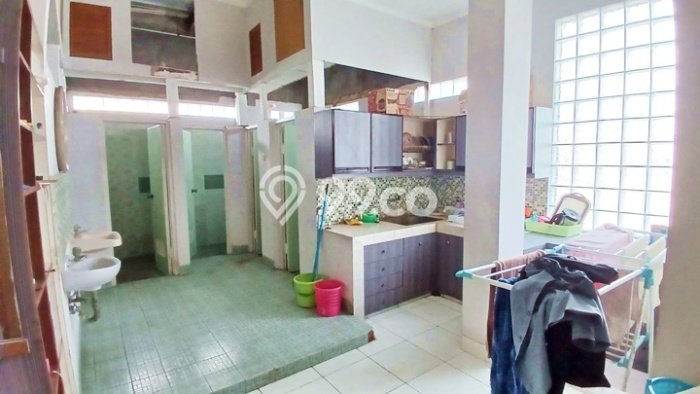 Kost Dijual Lokasi Tanah Abang, Jakarta Pusat, Spesifikasi 34 Kamar Tidur dan Luas 1350m2 Kost Dijual Lokasi Tanah Abang, Jakarta Pusat, Spesifikasi 34 Kamar Tidur dan Luas 1350m2
