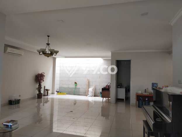 Hunian Mewah LB 240m2 Siap Huni Desain Elegan di Joglo, Jakarta Barat Hunian Mewah LB 240m2 Siap Huni Desain Elegan di Joglo, Jakarta Barat