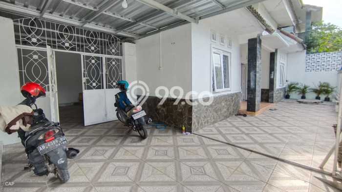 For Sale Rumah 3 Kamar Lokasi Ideal Nyaman dan Strategis di Depok For Sale Rumah 3 Kamar Lokasi Ideal Nyaman dan Strategis di Depok