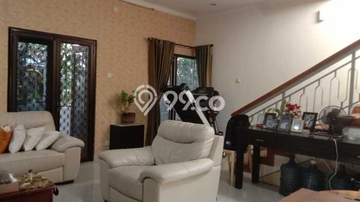 PRIME LOCATION! Rumah Strategis area Depok, LT 220m2m² Bangunan 165m2m² PRIME LOCATION! Rumah Strategis area Depok, LT 220m2m² Bangunan 165m2m²