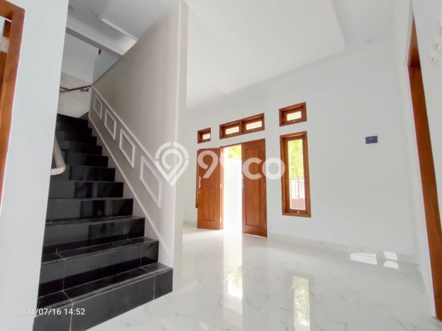 Rumah Nyaman di Depok, Sleman, LT 166m2m² LB 150m2m² Rumah Nyaman di Depok, Sleman, LT 166m2m² LB 150m2m²