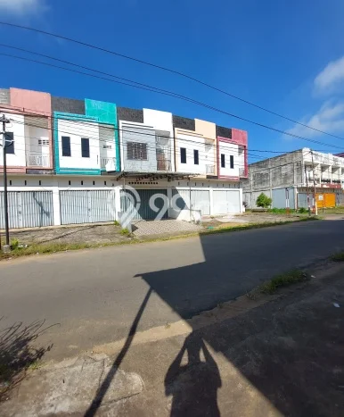 Ruko Dijual di Pontianak Kota LT 100m2, LB 145m2 Solusi Investasi Cerdas Ruko Dijual di Pontianak Kota LT 100m2, LB 145m2 Solusi Investasi Cerdas
