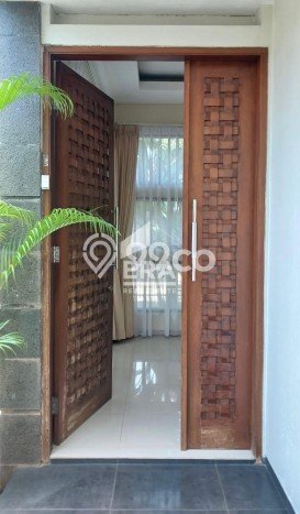 Ready to Use! Luxury House LT 163m2 Desain Elegan di Bintaro Ready to Use! Luxury House LT 163m2 Desain Elegan di Bintaro