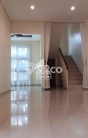 Ready to Use! Luxury House LT 163m2 Desain Elegan di Bintaro Ready to Use! Luxury House LT 163m2 Desain Elegan di Bintaro