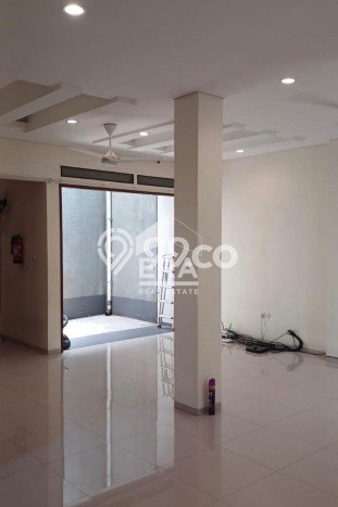 Ready to Use! Luxury House LT 163m2 Desain Elegan di Bintaro Ready to Use! Luxury House LT 163m2 Desain Elegan di Bintaro