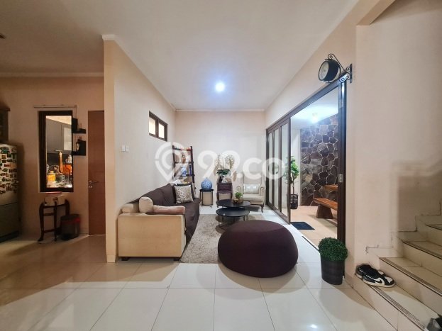 Rumah Mewah LB 185m2 Siap Huni Desain Elegan di Bintaro, Tangerang Selatan Rumah Mewah LB 185m2 Siap Huni Desain Elegan di Bintaro, Tangerang Selatan