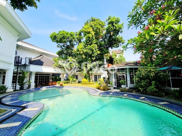 Rumah Luxury Modern Siap Huni di Cibubur Jakarta Timur Rumah Luxury Modern Siap Huni di Cibubur Jakarta Timur