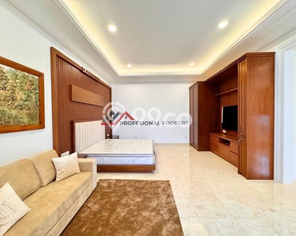 Ready to Use! Luxury House LT 517m2 Desain Elegan di Kemang Ready to Use! Luxury House LT 517m2 Desain Elegan di Kemang