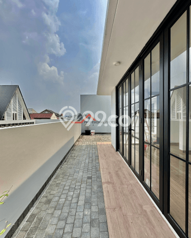 Ready to Use! Luxury House LT 155m2 Desain Modern di Ampera Ready to Use! Luxury House LT 155m2 Desain Modern di Ampera