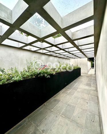 Jual Rumah Luas Elegan Dengan View Eksklusif di Ampera, Jakarta Selatan Jual Rumah Luas Elegan Dengan View Eksklusif di Ampera, Jakarta Selatan