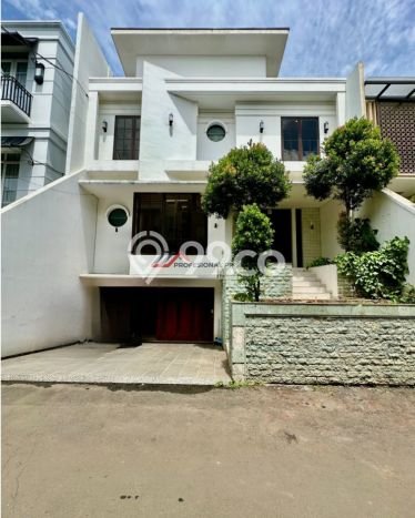 Rumah LT 225m² di Cipete, Dekat Cipete, Jakarta Selatan, Jakarta Selatan Rumah LT 225m² di Cipete, Dekat Cipete, Jakarta Selatan, Jakarta Selatan