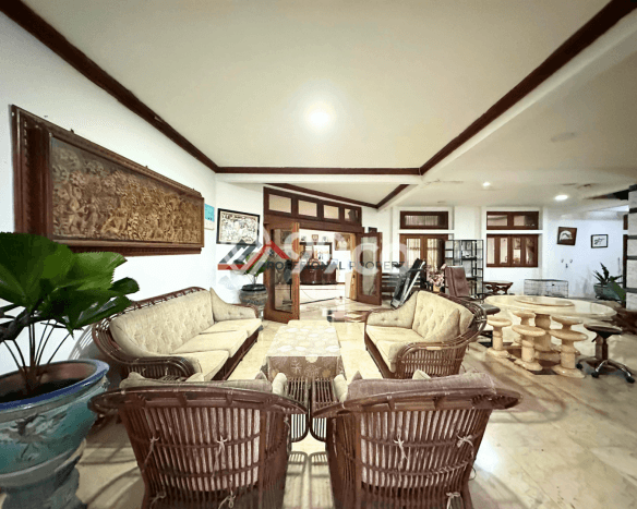 Rumah Mewah LB 800m2 Siap Pakai Desain Elegan di Pejaten, Jakarta Selatan Rumah Mewah LB 800m2 Siap Pakai Desain Elegan di Pejaten, Jakarta Selatan