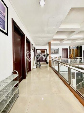 Jual Rumah Mewah Elegan Dengan View Cantik di Lebak Bulus, Jakarta Selatan Jual Rumah Mewah Elegan Dengan View Cantik di Lebak Bulus, Jakarta Selatan