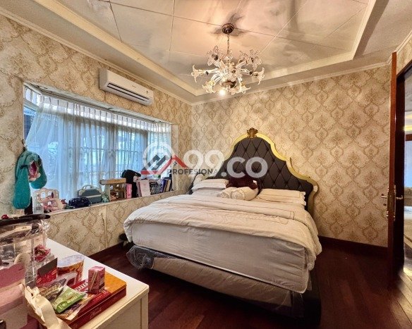 Dijual Rumah Premium dengan Fasilitas Sekitar Lengkap di Kebayoran Lama, Jakarta Selatan Dijual Rumah Premium dengan Fasilitas Sekitar Lengkap di Kebayoran Lama, Jakarta Selatan