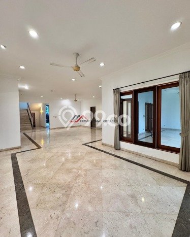 For Sale! Premium House LT 854m2 Desain Elegan di Kemang For Sale! Premium House LT 854m2 Desain Elegan di Kemang