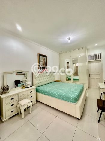 Rumah Elit Modern Tanpa Renovasi di Pejaten Jakarta Selatan Rumah Elit Modern Tanpa Renovasi di Pejaten Jakarta Selatan