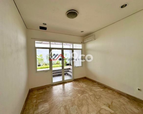 Siap Huni Hunian Elit 4 Kamar di Kebayoran Baru Dekat ke Mana Saja Siap Huni Hunian Elit 4 Kamar di Kebayoran Baru Dekat ke Mana Saja