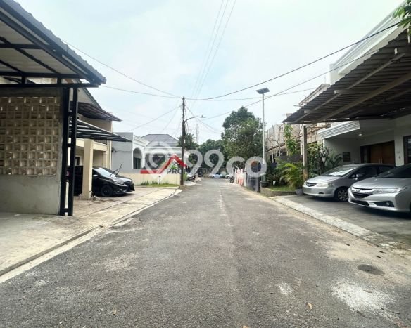Disewakan! Rumah 4 Kamar Tidur &
2 Kamar Mandi di Lebak Bulus, Jakarta Selatan Disewakan! Rumah 4 Kamar Tidur &
2 Kamar Mandi di Lebak Bulus, Jakarta Selatan