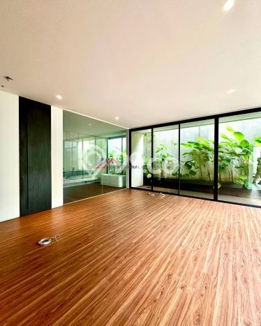 Jual Rumah Luas Elegan Dengan View Eksklusif di Ampera, Jakarta Selatan Jual Rumah Luas Elegan Dengan View Eksklusif di Ampera, Jakarta Selatan