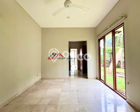 Sewa Rumah Strategis di Pejaten LT 460m2 / LB 500m2 Siap Huni Sewa Rumah Strategis di Pejaten LT 460m2 / LB 500m2 Siap Huni
