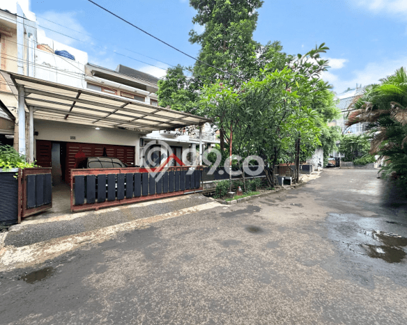 Rumah Luxury Modern Siap Huni di Pejaten Jakarta Selatan Rumah Luxury Modern Siap Huni di Pejaten Jakarta Selatan