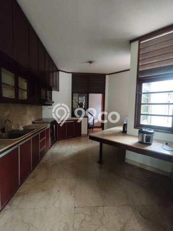 UNIT SPESIAL! Rumah area Pejaten, 4 KM, Akses Fasilitas, Luas 700m² Bangunan 500m² UNIT SPESIAL! Rumah area Pejaten, 4 KM, Akses Fasilitas, Luas 700m² Bangunan 500m²