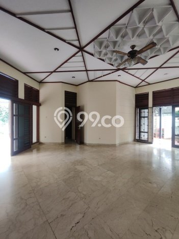 UNIT SPESIAL! Rumah area Pejaten, 4 KM, Akses Fasilitas, Luas 700m² Bangunan 500m² UNIT SPESIAL! Rumah area Pejaten, 4 KM, Akses Fasilitas, Luas 700m² Bangunan 500m²