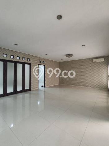 Rumah Asri di Kebayoran Baru, 4 KT, Lingkungan Strategis, LT 280m² Bangunan 320m² Rumah Asri di Kebayoran Baru, 4 KT, Lingkungan Strategis, LT 280m² Bangunan 320m²