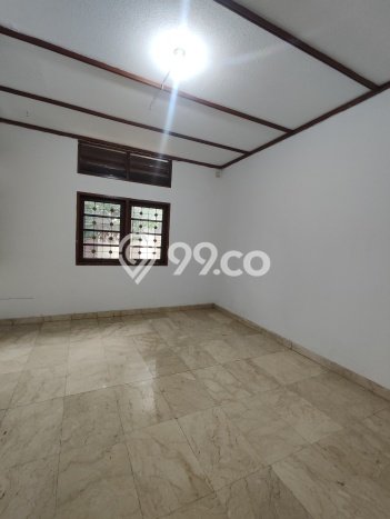 UNIT SPESIAL! Rumah area Pejaten, 4 KM, Akses Fasilitas, Luas 700m² Bangunan 500m² UNIT SPESIAL! Rumah area Pejaten, 4 KM, Akses Fasilitas, Luas 700m² Bangunan 500m²