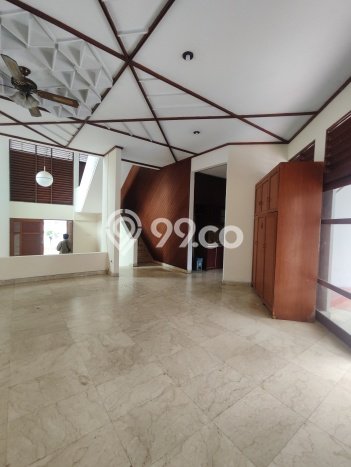 UNIT SPESIAL! Rumah area Pejaten, 4 KM, Akses Fasilitas, Luas 700m² Bangunan 500m² UNIT SPESIAL! Rumah area Pejaten, 4 KM, Akses Fasilitas, Luas 700m² Bangunan 500m²