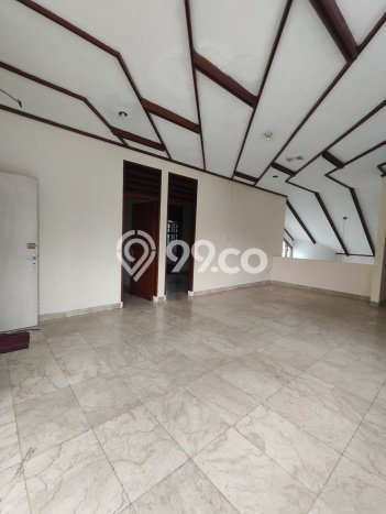 UNIT SPESIAL! Rumah area Pejaten, 4 KM, Akses Fasilitas, Luas 700m² Bangunan 500m² UNIT SPESIAL! Rumah area Pejaten, 4 KM, Akses Fasilitas, Luas 700m² Bangunan 500m²