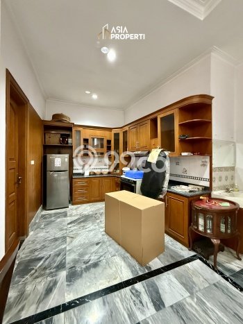 Ready to Use! Premium House LT 155m2 Desain Elegan di Kemang Ready to Use! Premium House LT 155m2 Desain Elegan di Kemang