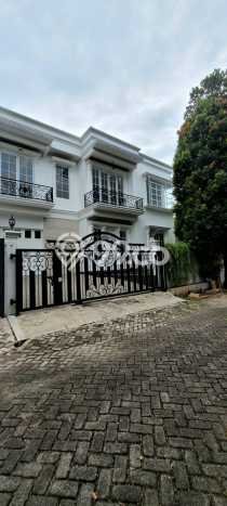 Jual Rumah Mewah Elegan Dengan View Eksklusif di Pondok Indah, Jakarta Selatan Jual Rumah Mewah Elegan Dengan View Eksklusif di Pondok Indah, Jakarta Selatan