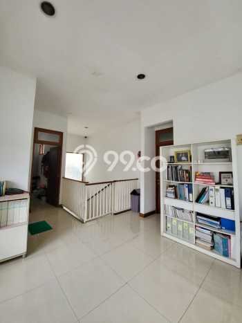 Rumah Mewah LB 350m2 Siap Pakai Desain Elegan di Bintaro, Tangerang Selatan Rumah Mewah LB 350m2 Siap Pakai Desain Elegan di Bintaro, Tangerang Selatan