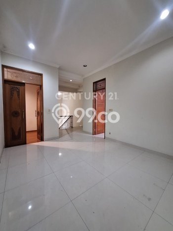 Dijual Rumah Mewah Elegan Dengan View Eksklusif di Bintaro, Tangerang Selatan Dijual Rumah Mewah Elegan Dengan View Eksklusif di Bintaro, Tangerang Selatan