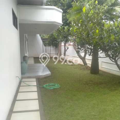 Ready to Use! Premium House LT 625m2 Desain Elegan di Cipete Ready to Use! Premium House LT 625m2 Desain Elegan di Cipete