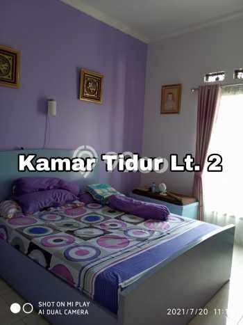 Rumah Mewah LB 240m2 Siap Huni Desain Elegan di Bintaro, Tangerang Selatan Rumah Mewah LB 240m2 Siap Huni Desain Elegan di Bintaro, Tangerang Selatan