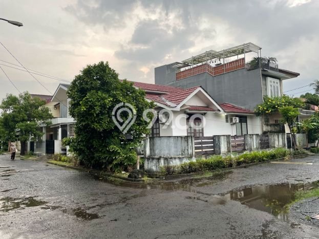 Rumah Luas Asri 3 KT Siap Huni di Bintaro Tangerang Selatan Rumah Luas Asri 3 KT Siap Huni di Bintaro Tangerang Selatan