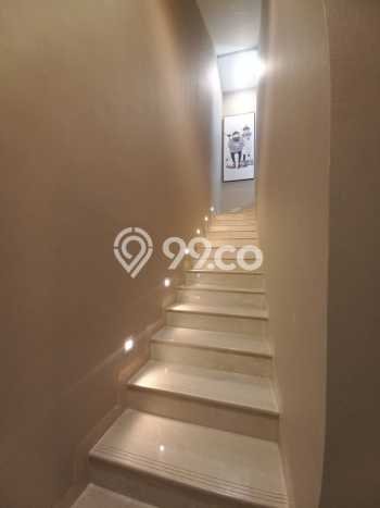 Rumah Luxury Modern Siap Huni di Bintaro Jakarta Selatan Rumah Luxury Modern Siap Huni di Bintaro Jakarta Selatan