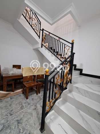Rumah Modern Cantik 3 KT Bisa Langsung Pindah di Ciledug Rumah Modern Cantik 3 KT Bisa Langsung Pindah di Ciledug