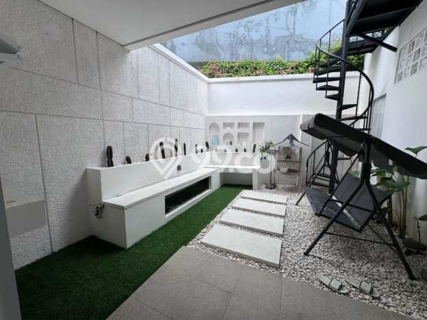 For Sale Rumah Elit Exclusive di Ciputat Timur, Tangerang Selatan For Sale Rumah Elit Exclusive di Ciputat Timur, Tangerang Selatan