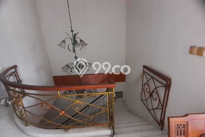 Rumah kawasan Cipete, Jakarta Selatan, LT 330m² Bangunan 250m² Rumah kawasan Cipete, Jakarta Selatan, LT 330m² Bangunan 250m²