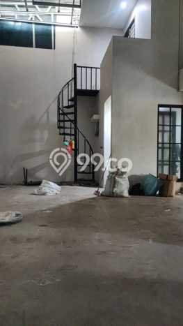 Lokasi strategis! Rumah siap huni disewakan di Cipondoh LB 250m2 Lokasi strategis! Rumah siap huni disewakan di Cipondoh LB 250m2