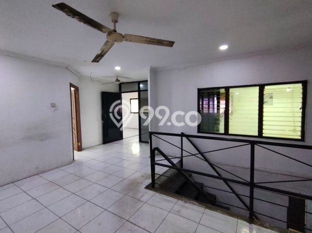 Unit Gudang Dijual di Jakarta Utara LT 1105m2 & LB 1400m2 Unit Gudang Dijual di Jakarta Utara LT 1105m2 & LB 1400m2