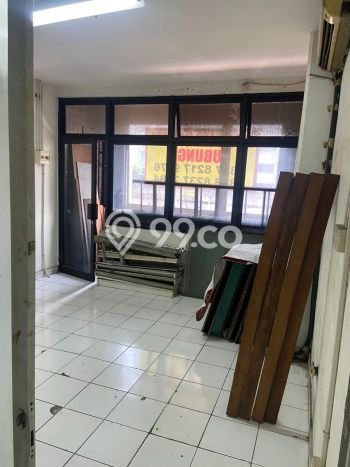 Unit Gudang Dijual di Jakarta Utara LT 1500m2 & LB 1200m2 Unit Gudang Dijual di Jakarta Utara LT 1500m2 & LB 1200m2
