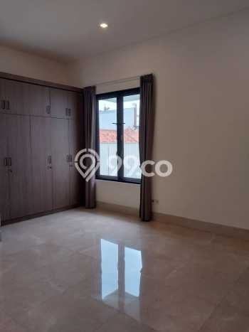 Disewakan Rumah Strategis di Kemang LT 450m2 / LB 500m2 Kondisi Bagus Disewakan Rumah Strategis di Kemang LT 450m2 / LB 500m2 Kondisi Bagus