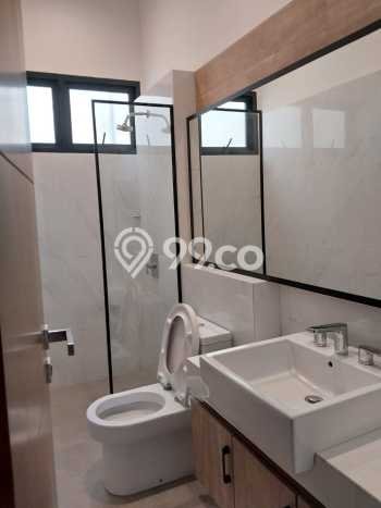 Hunian Minimalis dengan LT 400m2 & LB 500m2 Dikontrakkan di Kemang Hunian Minimalis dengan LT 400m2 & LB 500m2 Dikontrakkan di Kemang