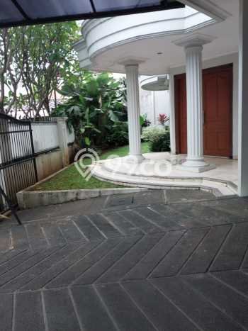 Hunian Ideal dengan LT 550m2 & LB 450m2 Disewakan di Cipete Hunian Ideal dengan LT 550m2 & LB 450m2 Disewakan di Cipete